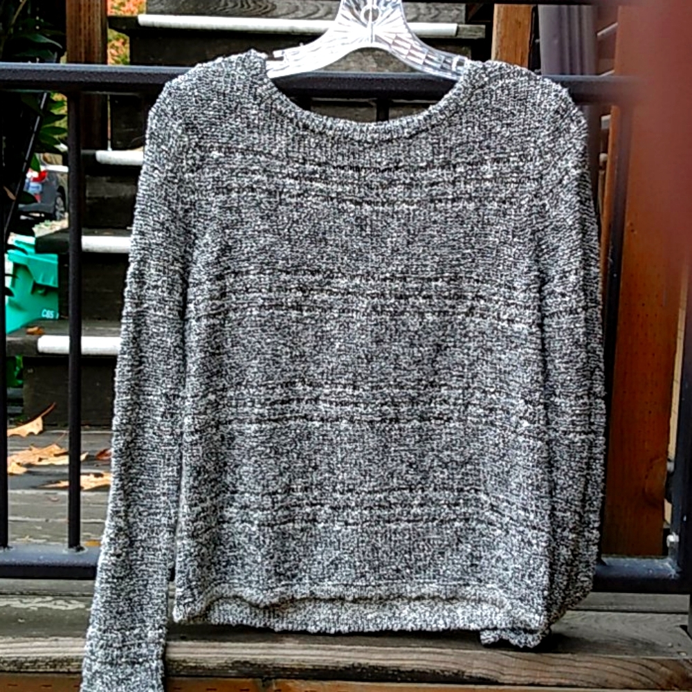 SALE. NEW Rag and Bone XS/S marled B&W sweater